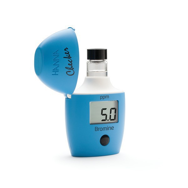 HI716 Checker de bromo de Hanna, un dispositivo portátil que mide la concentración de bromo en partes por millón (ppm) con una lectura de 5.0 ppm.