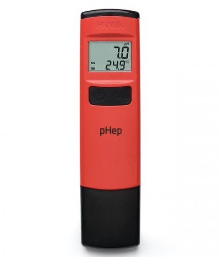 Medidor digital de pH modelo pHep de la marca Hanna, mostrando un valor de pH de 7.0 y una temperatura de 24.9°C en su pantalla